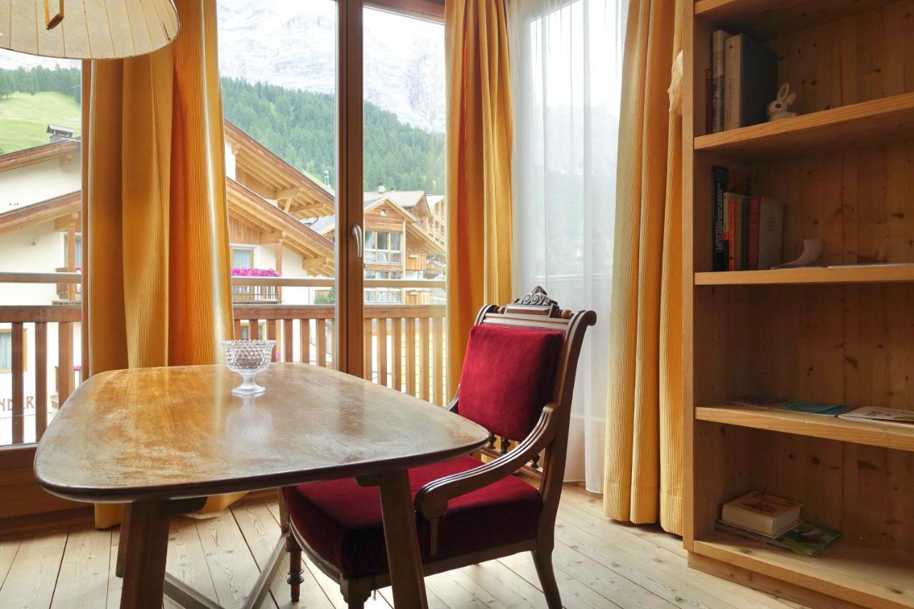 Apartments Da La Vedla Flats Сан Касиано Екстериор снимка