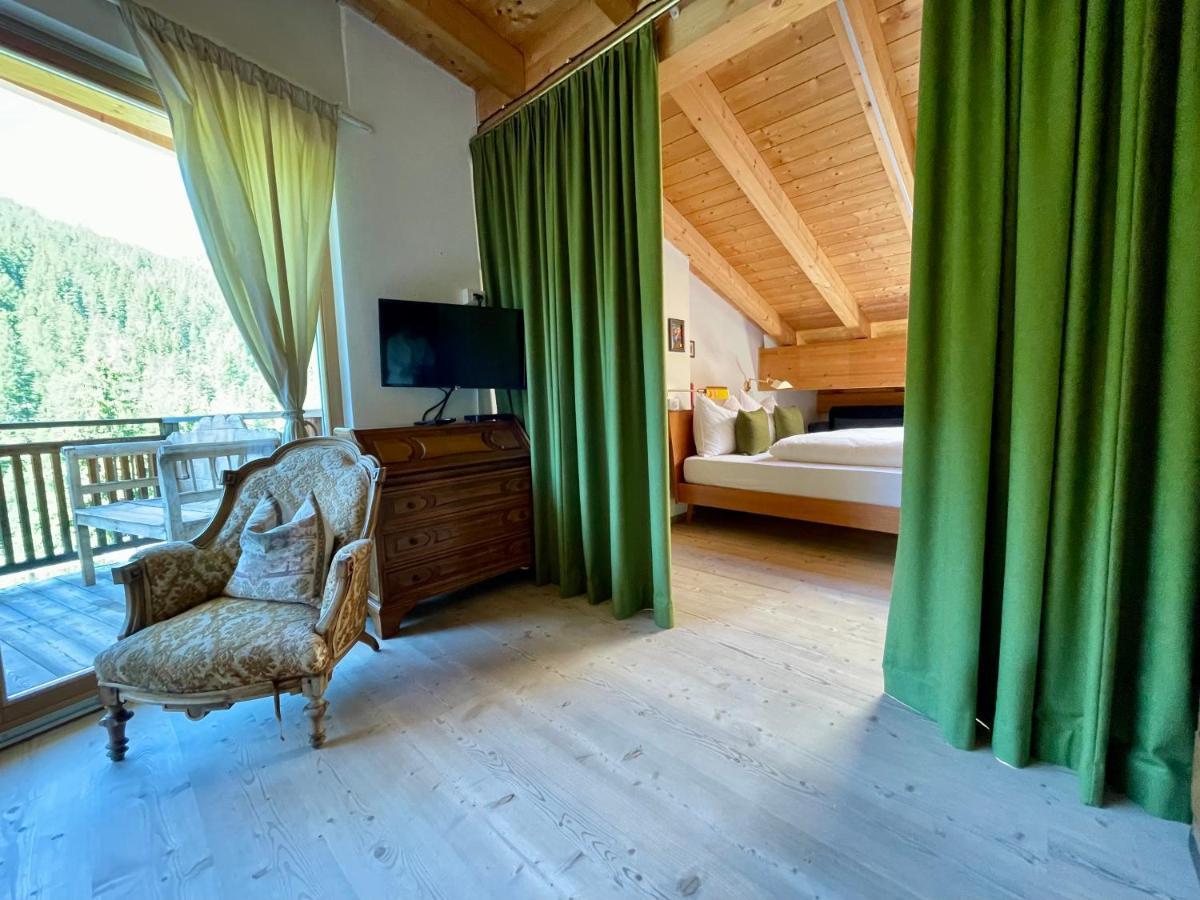 Apartments Da La Vedla Flats Сан Касиано Екстериор снимка